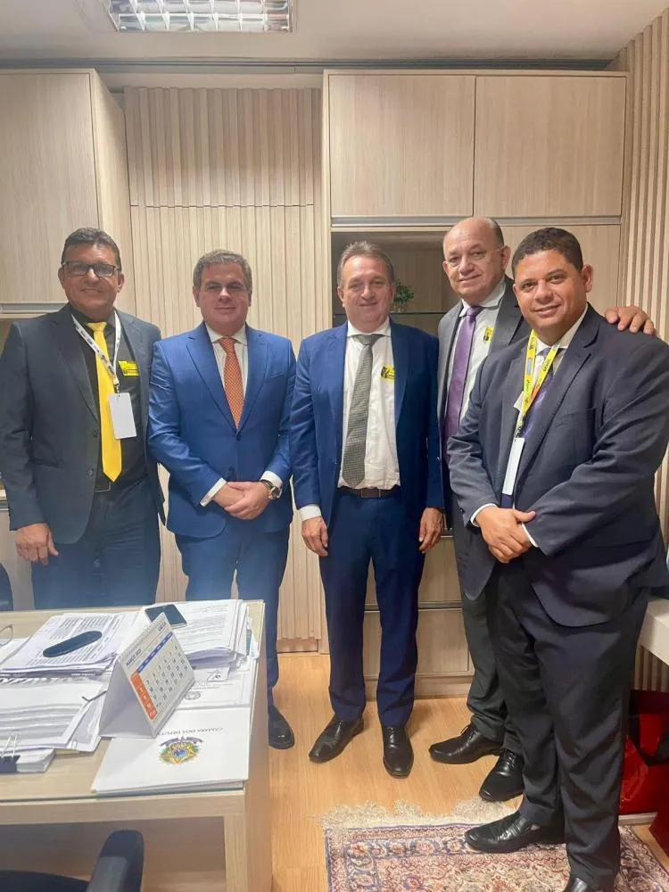 Em Brasília, Prefeito Ednaldo viabiliza recursos para infraestrutura e saúde do município