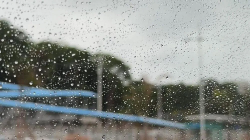 Mais de 70 cidades baianas estão sob risco de chuvas fortes nesta segunda-feira, aponta alerta do Inmet