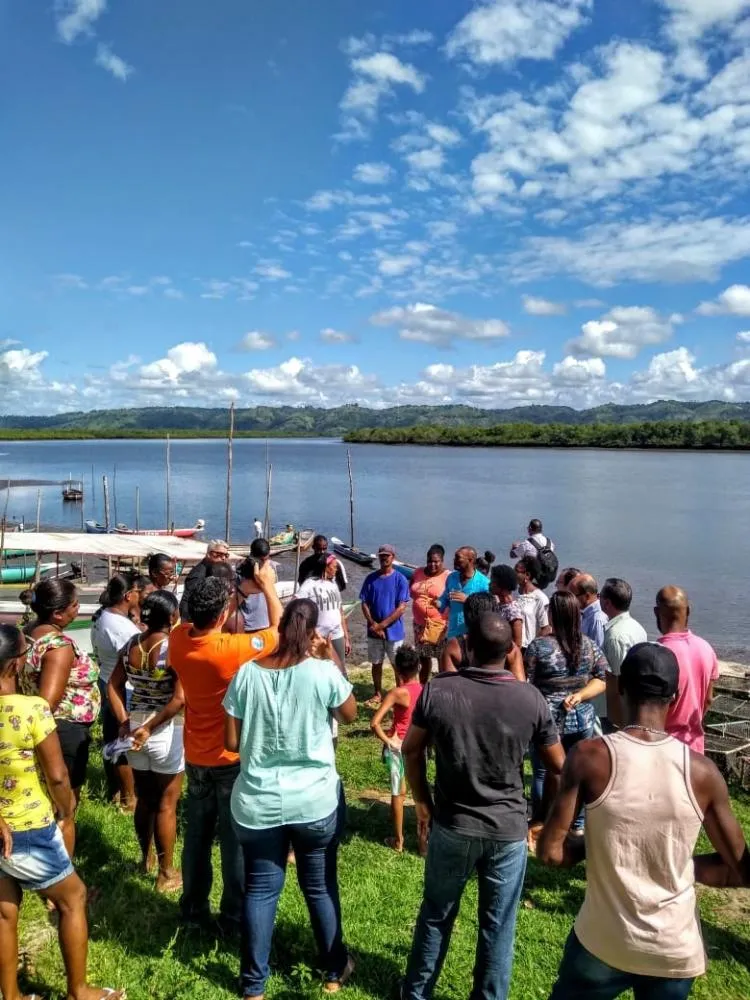 Prefeitura de Cachoeira realiza palestra informativa para pescadores e marisqueiras em São Francisco do Paraguaçu