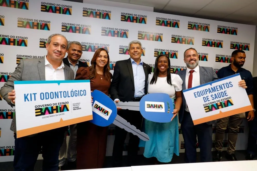 São Félix ganha veículos e equipamentos de saúde em reunião com o governador