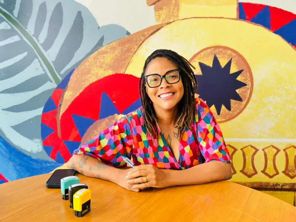 Flica 2025 - “A juventude negra aprende a se camuflar para sobreviver à violência racista” diz Bárbara Carine