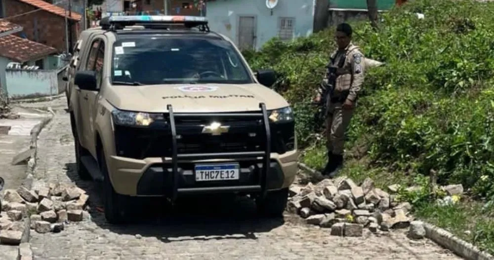 Ação da 27ª CIPM desarticula bloqueios de facção e restabelece circulação em área crítica de Cruz das Almas