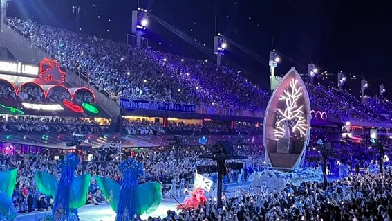 Beija-Flor leva o Bembé do Mercado à Sapucaí e transforma desfile em manifesto de ancestralidade