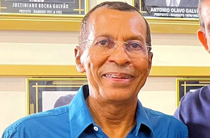 “É mais um soldado que vai estar nas nossas fileiras para fazer melhor por SAJ”, diz prefeito Genival após chegada de Antônio Diniz ao grupo político