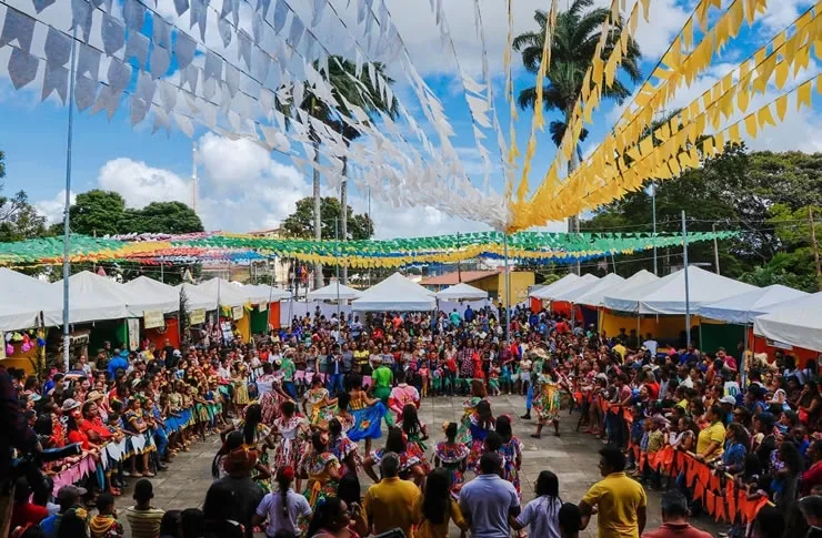 20 Blocos Juninos celebram tradição e cultura pelas ruas de Cruz das Almas durante o São João