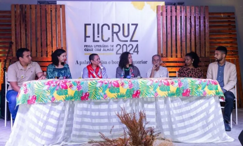 Hoje (6) ocorreu o lançamento da Feira Literária de Cruz das Almas com poesias e forró