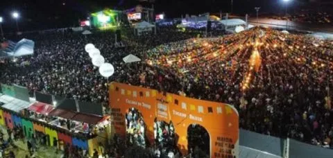 Cidades do interior da Bahia atraem turistas e aquecem a economia para o São João