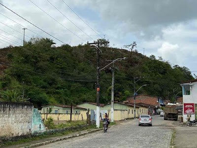 CRIANÇAS EM PERIGO: Homem encapuzado tenta raptar crianças em São Félix; elas fogem e ele escapa para Maragojipe