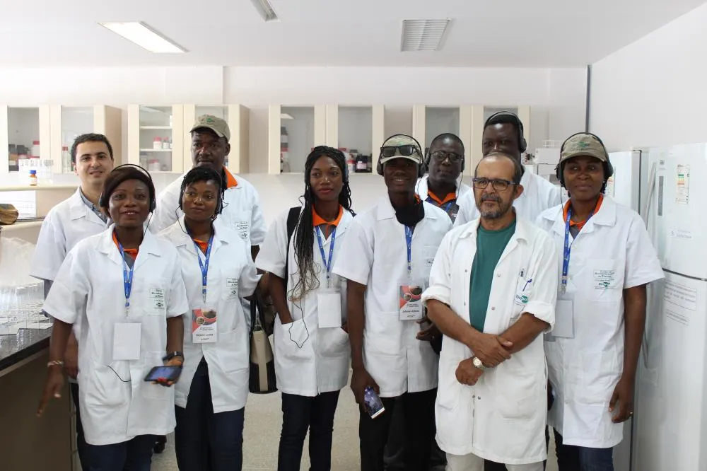 Instituto Brasil África capacita jovens africanos em manejo de mandioca em Cruz das Almas