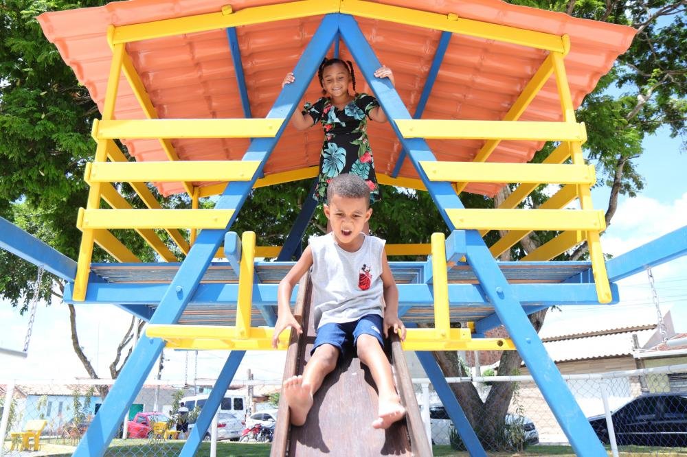 Cruz das Almas: Praça do Edla Costa é reinaugurada pela Prefeitura, proporcionando mais lazer e diversão para a comunidade