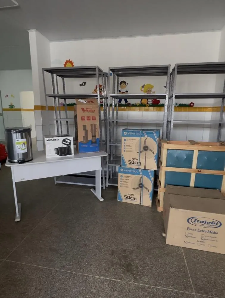 Prefeitura de Cruz das Almas entrega mais de 250 itens permanentes para escolas em tempo integral do município