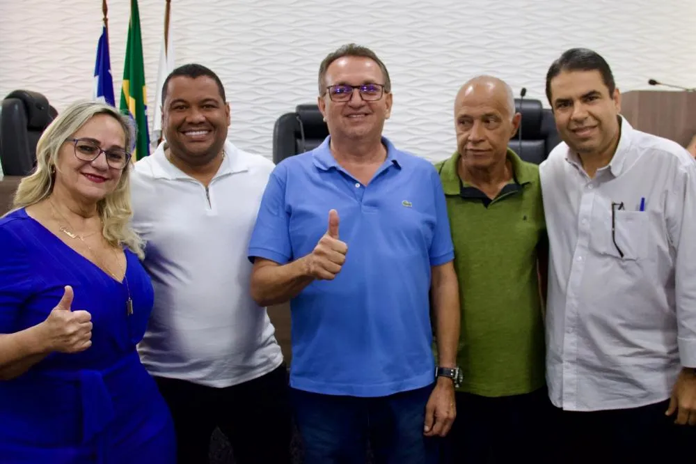 Ednaldo Ribeiro é eleito presidente do Consórcio Territorial do Recôncavo e derrota Thiancle Araújo